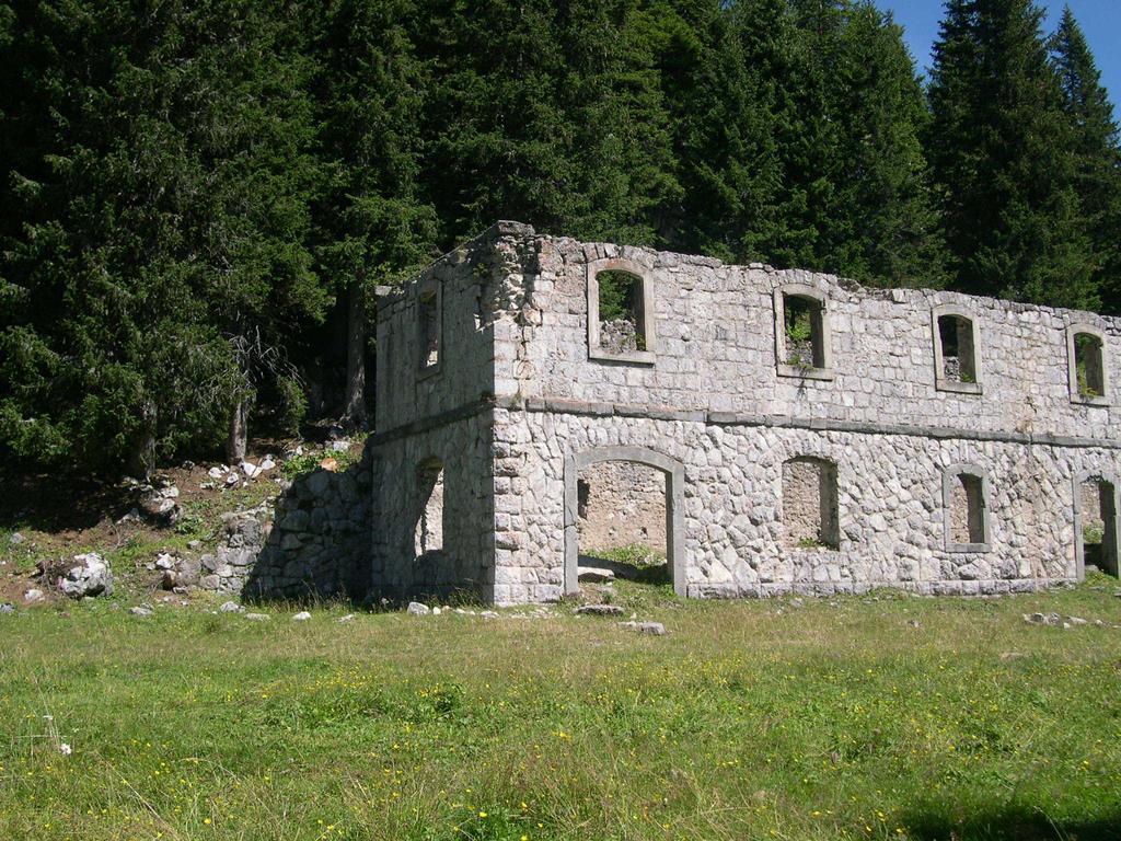 Fabbricato Indipendente Centro Apartment Lozzo Cadore Luaran gambar