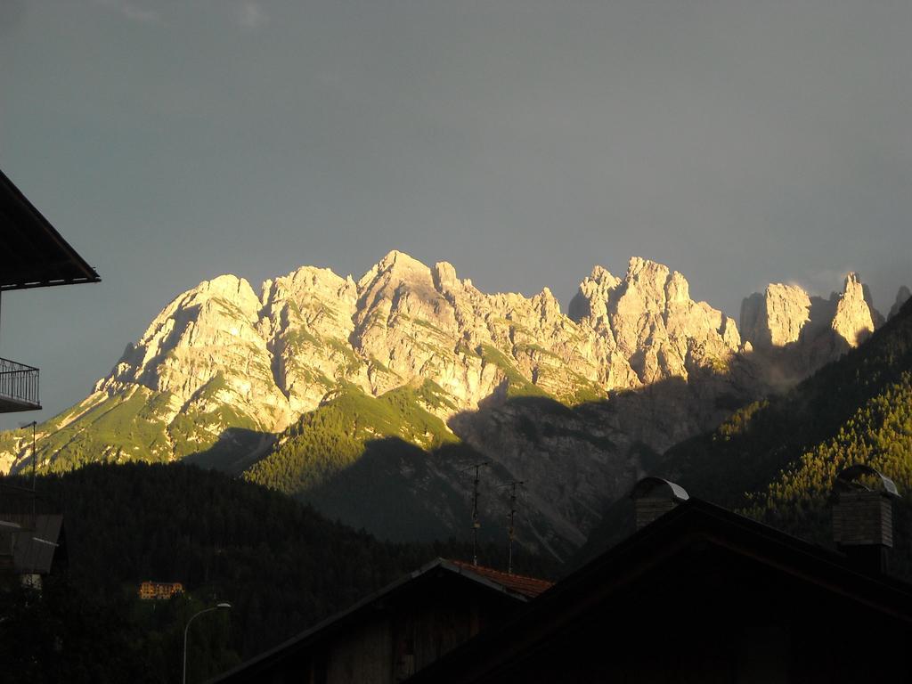 Fabbricato Indipendente Centro Apartment Lozzo Cadore Luaran gambar